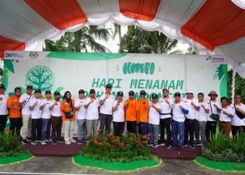 Bareng Warga, KPI Balikpapan Tanam 1000 Bibit Mangrove di HMPI