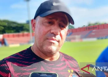 Persik hadapi Bali United tanpa kiper andalan Leo Navacchio