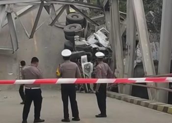 Jembatan Busui di Paser Ambruk Ditabrak Truk