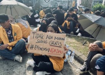 Mahasiswa Demo di Kantor DPRD Kaltim