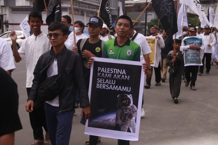 1500 Massa Turun ke Jalan Serukan Solidaritas untuk Saudara di Palestina