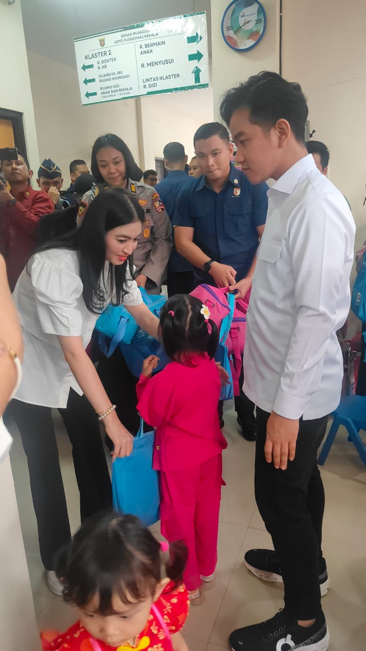 Wapres Gibran Kunjungi Puskesmas Remaja Memastikan Layanan CKG di Samarinda