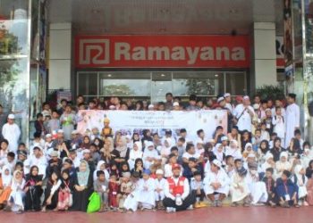 PMI Samarinda Tebar Senyum Bersama Anak Yatim dan Dhuafa