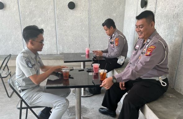 PT Jasa Raharja Cabang Samarinda dan Satlantas Polresta Samarinda Diskusi FKLL