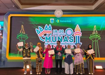 Memenuhi Standar Kelengkapan Layanan