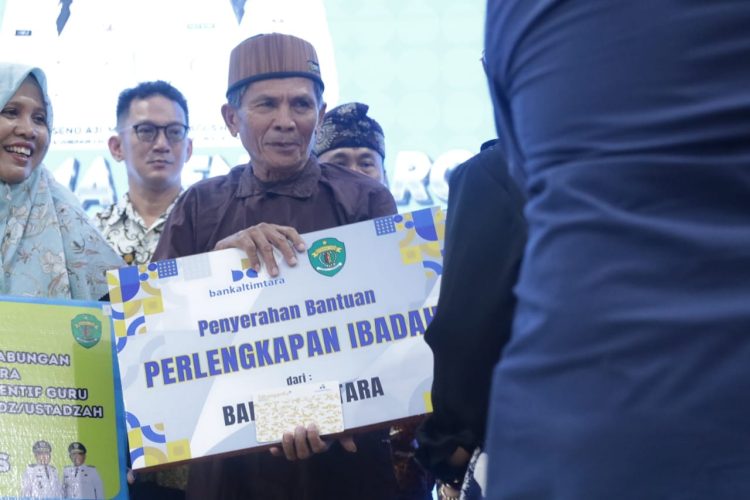 Pemprov Kaltim Temui Ustadz, Penjaga Rumah Ibadah dan Guru Serahkan Gratispol Umroh, Perjalanan Religi, dan Insentif