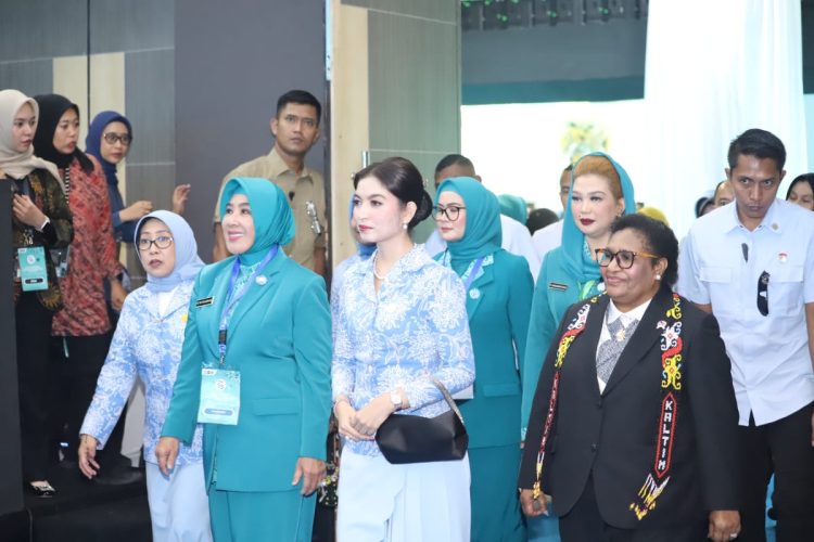 Disambut Ribuan Kader PKK se-Indonesia Istri Wapres Buka Peringatan HKG PKK ke-53