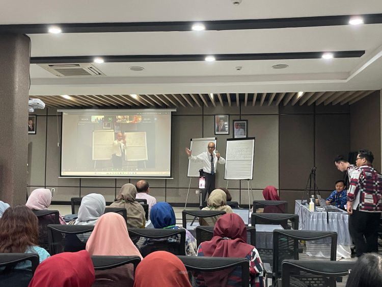 Lokakarya Peningkatan Kualitas Layanan Kesehatan Maternal Berbagi Pengalaman dengan Dokter Spesialis Kandungan dan Bidan Senior