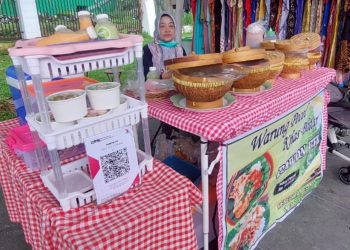 Nasi Pecel Khas Blitar “Pawon Uti” Milik Bu Kanti