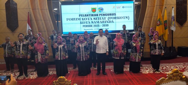 Wali Kota Samarinda Kukuhkan Pengurus Forkots & PPTI Tegaskan Pentingnya Aksi Nyata untuk Kota Sehat