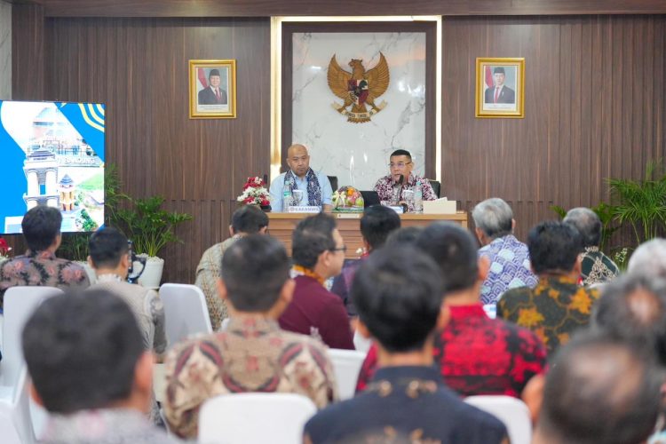 Arahan Wamen Ossy di Kantah Kabupaten Bandung Kerja Sama untuk Hadirkan Layanan Pertanahan yang Murah, Cepat, dan Prudent