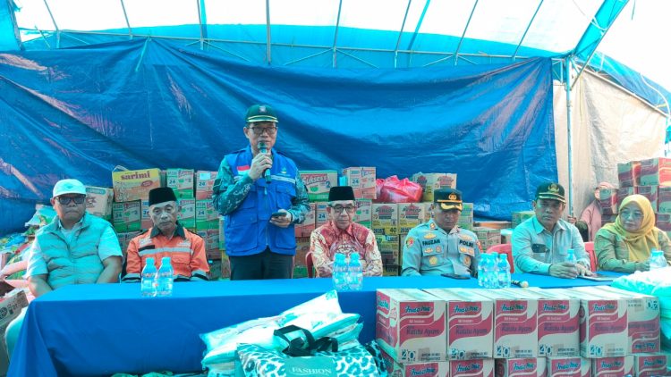 Pemprov Kaltim Salurkan 226 Paket Bantuan untuk Korban Kebakaran di Batu Ampar