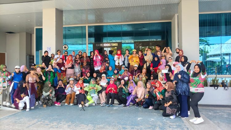 Semarak Hari Kartini, YJI Kaltim Gelar Senam Jantung Sehat Berkebaya di Samarinda
