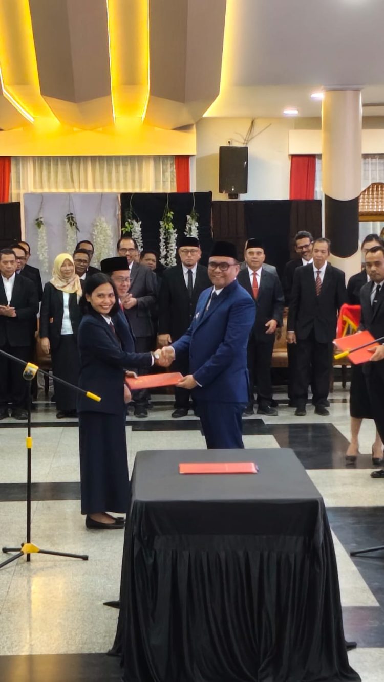 16 ASN Dilantik, Bupati Kukar Tekankan Kompetensi dan Manajemen Talenta