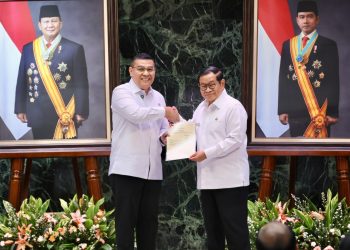 Kado HUT Jakarta ke-499: Wamen Ossy Serahkan 499 Sertipikat Aset Pemprov Bernilai Rp22,25 Triliun
