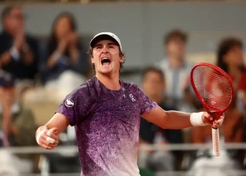 Fonseca Terus Menggebrak Roland Garros, Kini Singkirkan Casper Ruud dan Tantang Mensik