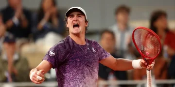 Fonseca Terus Menggebrak Roland Garros, Kini Singkirkan Casper Ruud dan Tantang Mensik