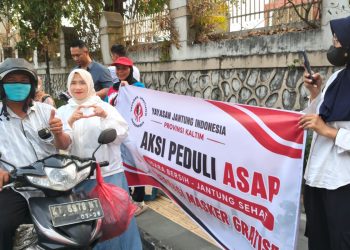Peduli Kabut Asap,  Masker YJI Kaltim Ludes Dibagikan Kurang dari 30 Menit