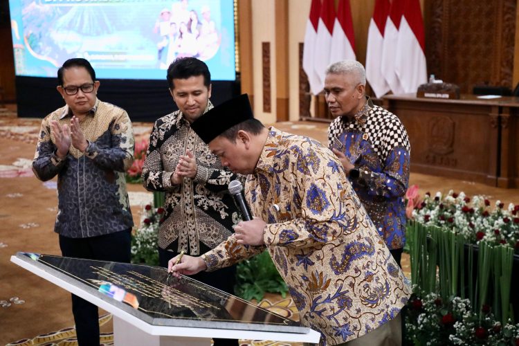 Menteri Nusron: Tiga Pilar Jadi Kunci Peralihan Hak Tanah Selesai 10 Hari